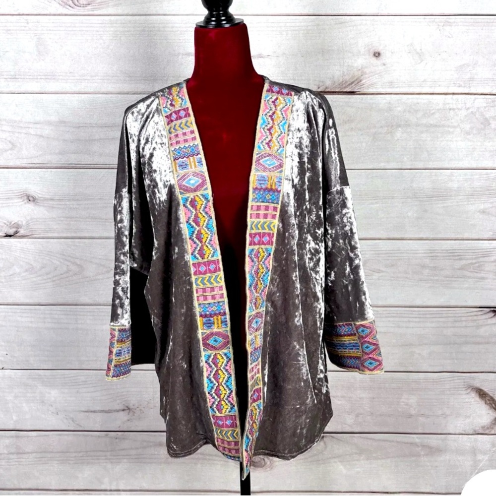 Savanna Jane Embroidered velvet kimono, Sz 2x, in excellent-new condition